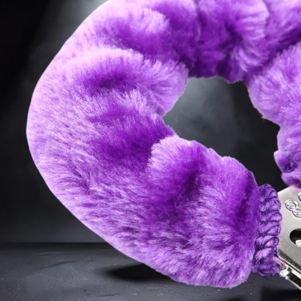 Fur Cuffs | Χειροπέδες με Γούνα — για εσένα που θέλεις να κρατήσεις κάποιον εκεί που πρέπει