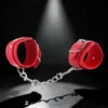Chain Cuffs | Δερμάτινες Χειροπέδες με Αλυσίδα — για εσένα που ξέρεις ότι το στυλ και η εξουσία δεν αποκλείονται