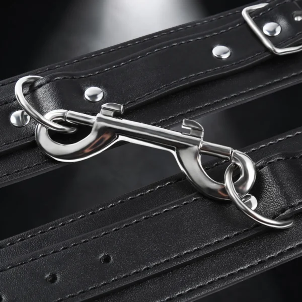 D-Ring Cuffs | Δερμάτινες Χειροπέδες — για εσένα που ξέρεις ότι η λεπτομέρεια κάνει τη διαφορά