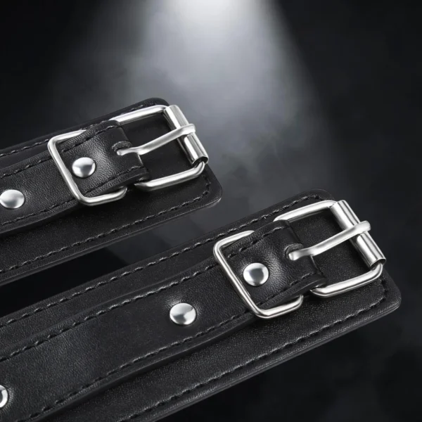 D-Ring Cuffs | Δερμάτινες Χειροπέδες — για εσένα που ξέρεις ότι η λεπτομέρεια κάνει τη διαφορά