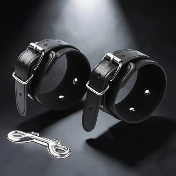D-Ring Cuffs | Δερμάτινες Χειροπέδες — για εσένα που ξέρεις ότι η λεπτομέρεια κάνει τη διαφορά