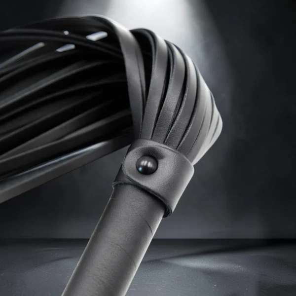 Heavy Leather | Flogger Premium Δέρμα — για εσένα που δεν συμβιβάζεσαι με τίποτα λιγότερο
