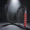 Beaded Whip | Flogger με Λαβή από Χάντρες & Μακριές Ουρές — για εσένα που θέλεις το παιχνίδι σου να έχει χαρακτήρα