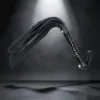 Dark Whip | Flogger Δερμάτινο — για εσένα που ξέρεις ότι κάθε χτύπος είναι ερώτηση που περιμένει απάντηση