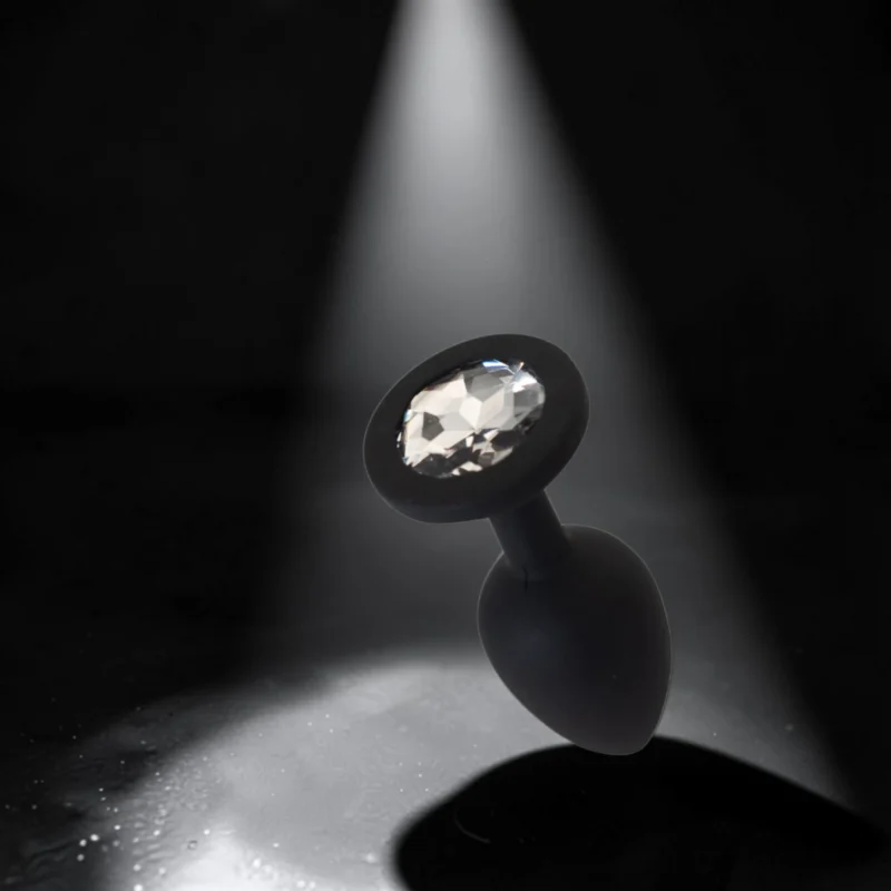 Circle Gem Black | Πρωκτική Σφήνα Σιλικόνης με Κυκλικό Κόσμημα — για εσένα που ξέρεις ότι κάθε λεπτομέρεια μετράει